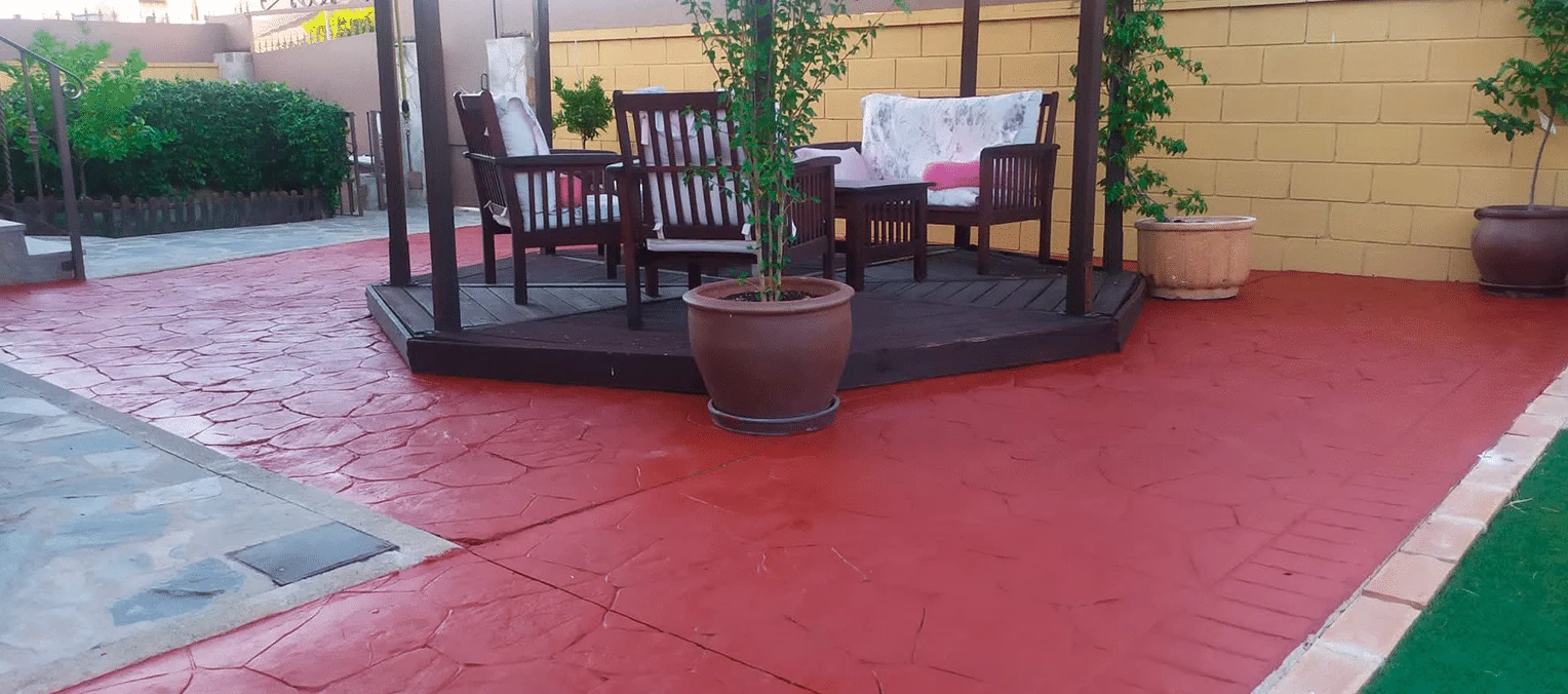 Cómo renovar suelos de hormigón impreso